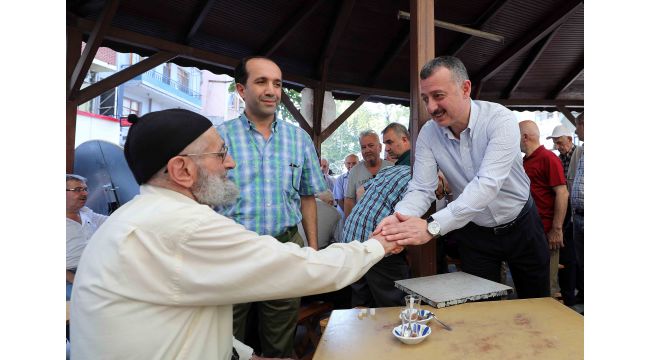 Büyükakın herkese dokunuyor