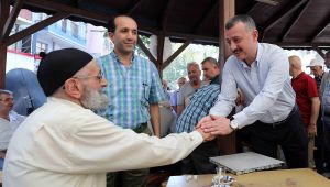 Büyükakın herkese dokunuyor