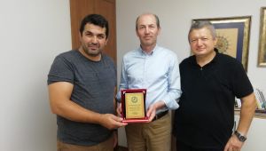Ercan Özbay'a teşekkür plaketi