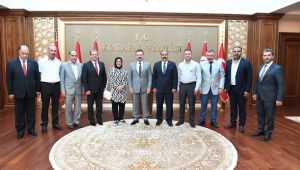 Erzurumlular Vali Aksoy'u ziyaret etti
