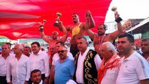 Kocaelili güreşçi başpehlivan oldu