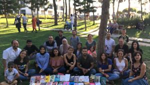 Ahbap'lar kitap okuyarak farkındalık oluşturuyor