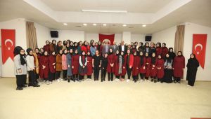 Başkan Çiftçi öğrencilerle söyleşi yaptı