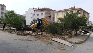 Darıca’da kaçak yapılar yıkılıyor