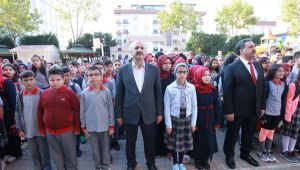 Güler ve Büyükgöz bayrak törenine katıldı