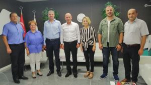 İYİ Parti Gebze, Şenel'e gitti