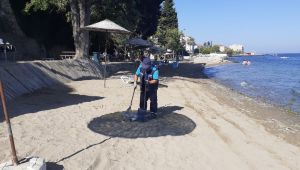 Karamürsel plajları her gün bakımdan geçiyor