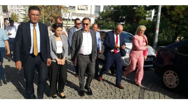 Lütfü Türkkan Darıca'da