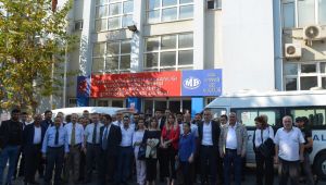 Memurlar deprem sonrası vergi dairesini boşalttı