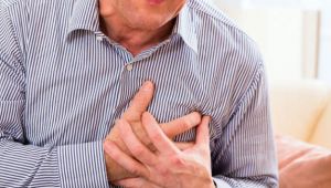 Öğrencileri tahliye ettikten sonra kalp krizi geçirdi