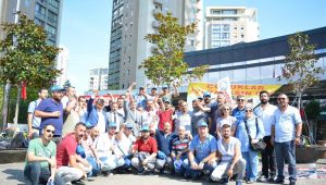 Süleyman Akyüz sahaya indi, eyleme katıldı