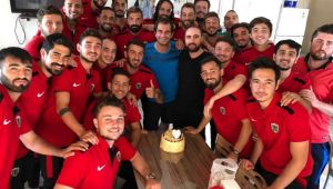 Teknik direktöre doğum günü sürprizi