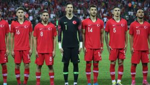 Kocaeli'de oynan milli maçta Türkiye 2 İngiltere 3