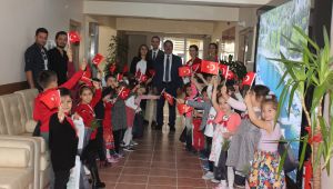 Anaokulu öğrencilerinden Kaymakam Güler'e ziyaret