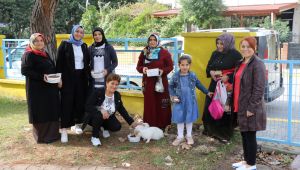 Annelerden sokak hayvanlarına anlamlı destek