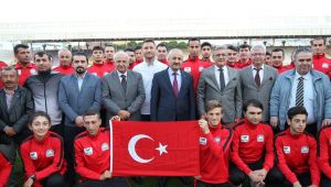 Büyükgöz'den Gebzeli hakemlere eşofman desteği