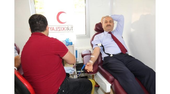 Büyükgöz'den kan bağışına destek