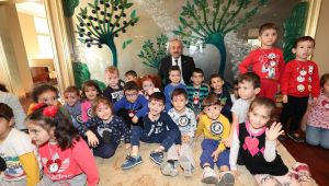 Büyükgöz'ün makam odasını kuşattılar