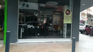 Gebze'de bir iş yerine kurşun yağdırdılar