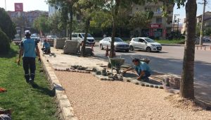 İzmit’te gece asfalt gündüz kaldırım çalışması