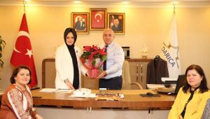 Kentin Kadınları, Darıca'ya çıkarma yaptı