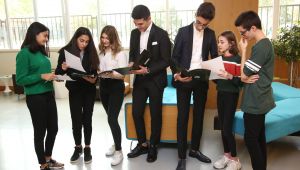 Liseliler liderlik için yarıştı