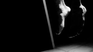 Darıca'da genç anne tülbentle kendini astı