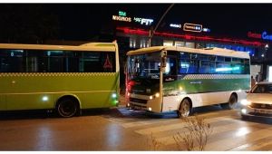 Gebze'de halk otobüsleri çarpıştı