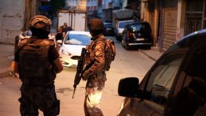 Gebze'de uyuşturucu satıcılarına baskın