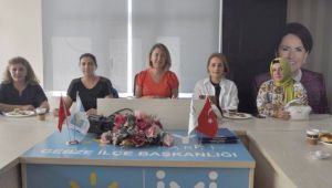 İYİ Partili kadınlar Akşener'e gidiyor