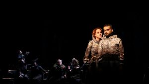 Macbeth kapalı gişe oynuyor