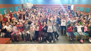 Öğrencilere sıfır atık ve geri dönüşüm anlatılıyor