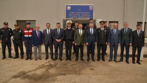 Protokolden askere moral ziyareti