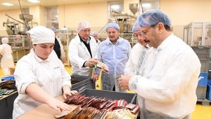 Vali Aksoy Gebze'de patlayan şeker fabrikasına gitti