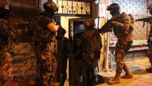 Zorla uyuşturucu satan çete Kocaeli’de çökertildi 