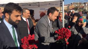 AK Gençler, İnsan Hakları Günü'nü vatandaşla kutladı