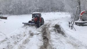 Büyükşehir’in ekipleri karla mücadele ediyor