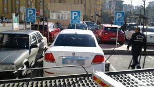 Gebze’de engelli yerine park edenlere af yok