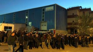 Gebze'deki fabrikanın işçileri greve çıktı