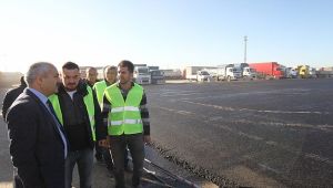 Kamyoncular tozdan kurtuldu