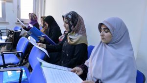 Musiki eğitimiyle ezan, ilahi ve mevlit okuyorlar