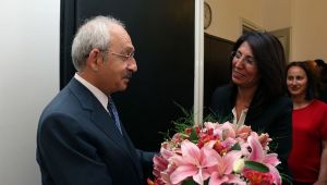 Suna Çınar adaylığını açıklayacak