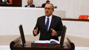 Akar, Büyükşehir'in faize çalıştığını söyledi