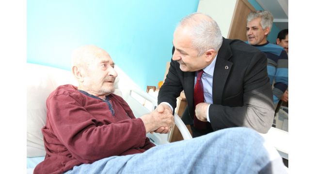 Başkan Büyükgöz yaşlıların hayır duasını aldı