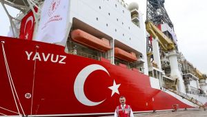 Büyükakın, Yunan itine Yavuz gemisi önünde giydirdi