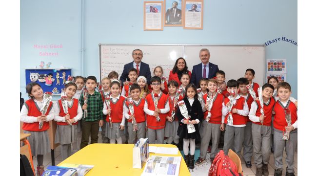 Çiler minik öğrencileri kırmadı