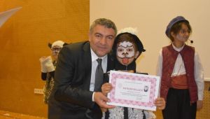 Dilovası Belediyesi’nden öğrencilere karne hediyesi