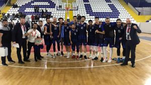 Kağıtspor Egeden lider döndü