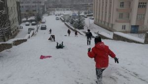 Kar yolları kapattı! Meteoroloji 15 gün sürecek diyor