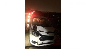 Karşıdan karşıya geçerken araba çarptı